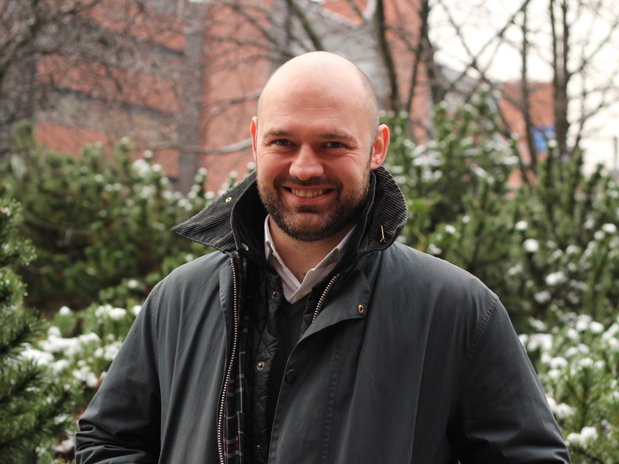 Peter Thompson from England, photograph by Finland My Home outside the Accenture office in Ruoholahti, Helsinki in 2017.